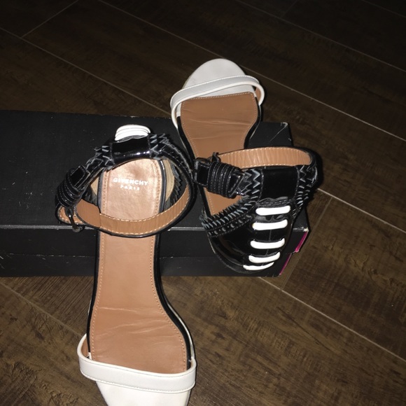 Givenchy flat shoes（Paris made) - Picture 2 of 4